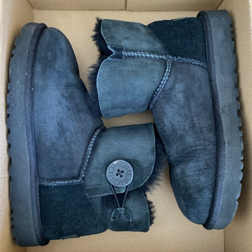 Uggs Womens Mini Bailey Button Ii (Size 5) - image 3